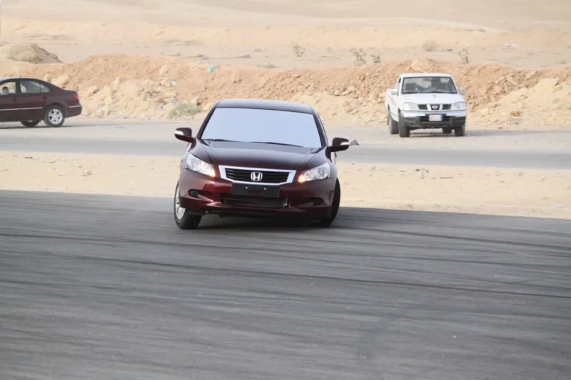 بعد توقيف شاب في أبها بسبب التفحيط.. 6 حلول للقضاء على هواية السعوديين القاتلة (فيديو)