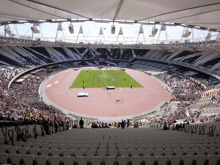 هل تستضيف لندن مونديال 2022؟