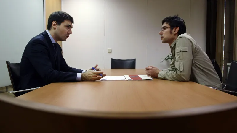 كيف تجمع معلومات حول الشركة التي ستتقدم للحصول على وظيفة  فيها قبل موعد مقابلتك الشخصيّة؟