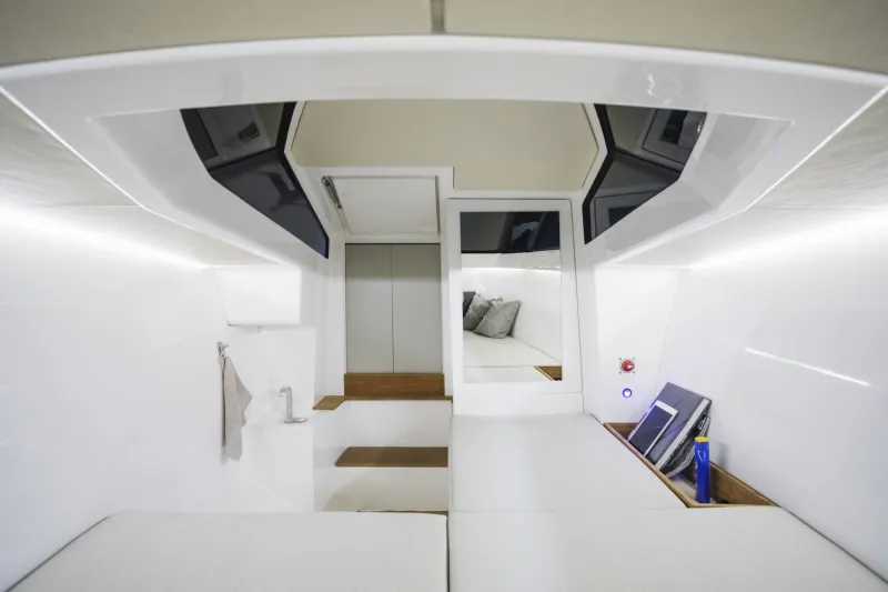 Q-Yachts.. يخت ذكي يتحكم فيه بجهاز iPad (فيديو)