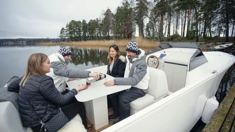 Q-Yachts.. يخت ذكي يتحكم فيه بجهاز iPad (فيديو)