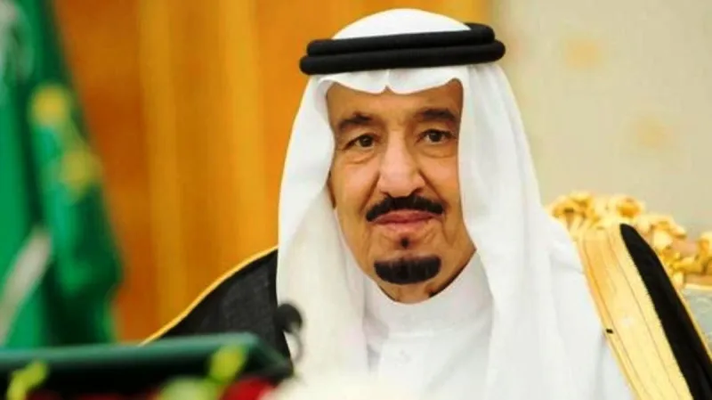 لقطات مميزة للملك سلمان مع حفيده (صور)