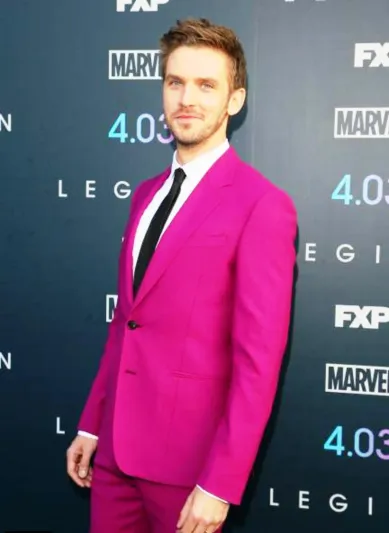 إطلالة نجوم هوليوود بالبدل.. وسامة وأناقة وجاذبية (صور)