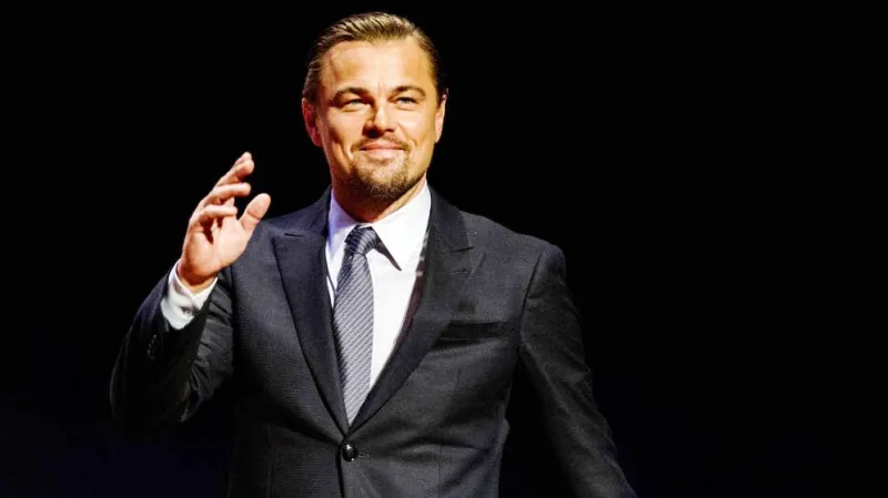 إطلالة نجوم هوليوود بالبدل.. وسامة وأناقة وجاذبية (صور)