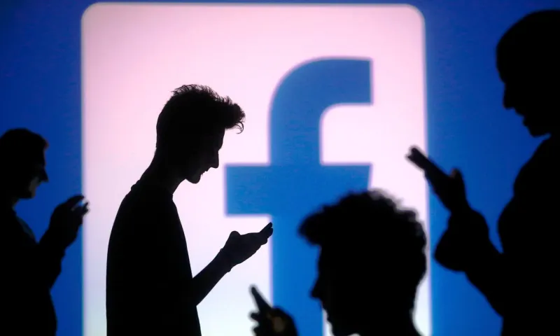 خطوة مثيرة للجدل.. فيسبوك يطالب البنوك ببيانات مالية للمستخدمين!