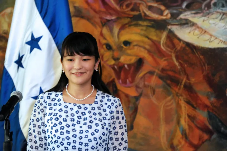 الديون وخروجها من الإمبراطورية.. كوارث تؤجل زفاف الأميرة اليابانية.. فهل يصمد الحب؟