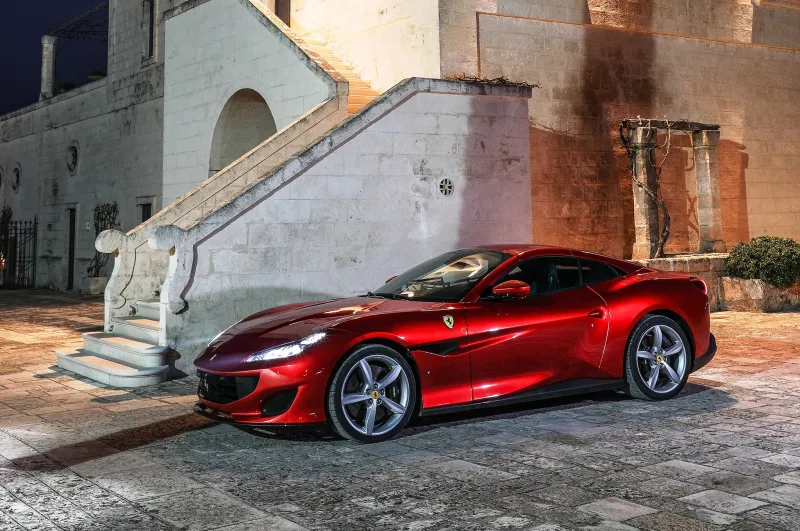 «فيراري»تكشف عن سيارتها الجديدة بقيمة 215 ألف دولار (فيديو)