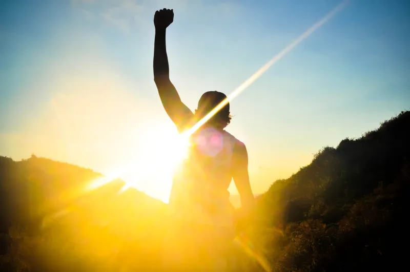 كيف تستعيد حافزك للحياة والعمل وأنت في قمة استنزافك نفسيًا؟