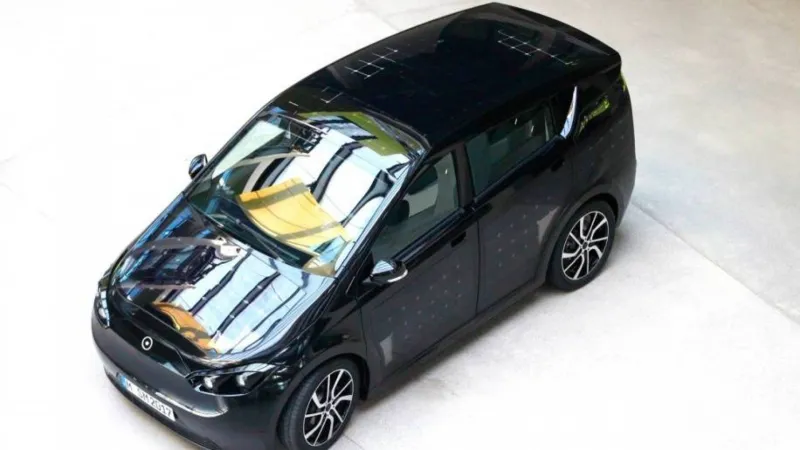 أول سيارة كهربائية تعمل بالطاقة الشمسية في 2019 (فيديو وصور)