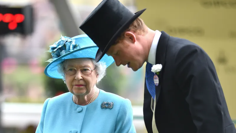 بعد واقعة الحذاء المقطوع.. كم تقدر ثروة الأمير هاري؟