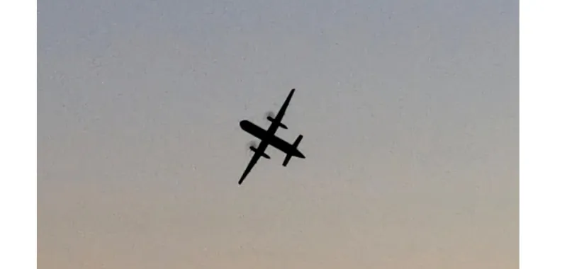 فيديو.. عامل يسرق طائرة من مطار أمريكى ثم ينتحر