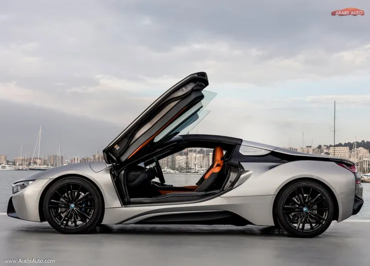 BMW تكشف عن سيارتها الرياضية الجديدة "أي 8 رودستر" (صور)