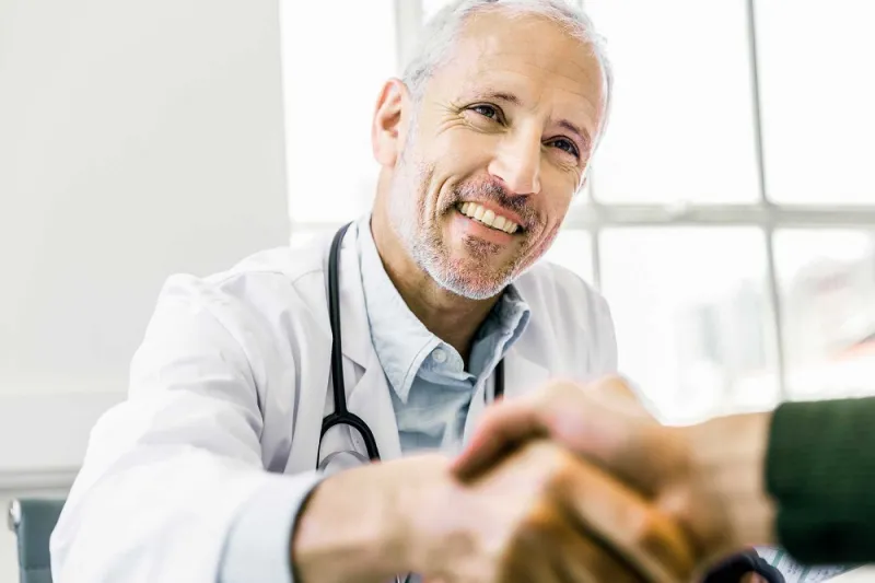 إنفوجراف.. أهم مشاكل اللحية وعلاجها 