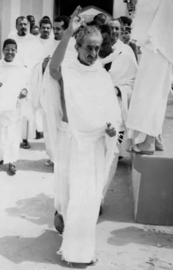 زعماء وحكام رصدتهم العدسات في الحج