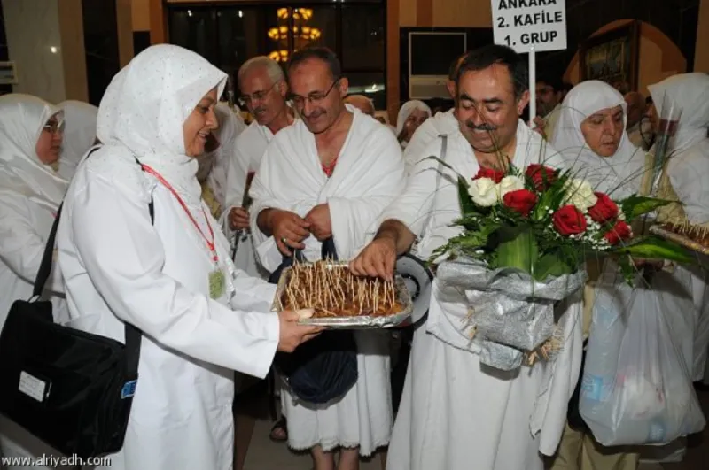 "يَأْتِينَ مِن كُلِّ فَجٍّ عَمِيقٍ".. مظاهر متنوعة للحجاج من حول العالم