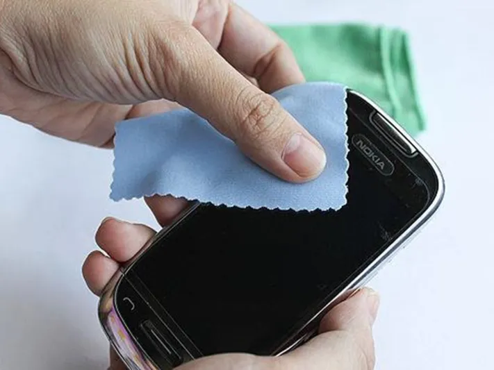 جراثيم هاتفك بنفس حجم المرحاض.. ولكن المفاجأة أكبر من ذلك!