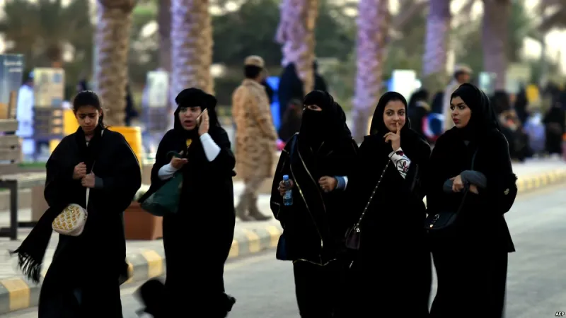 شاركونا في استبيان "سيدتي" "قانون مكافحة التحرش"