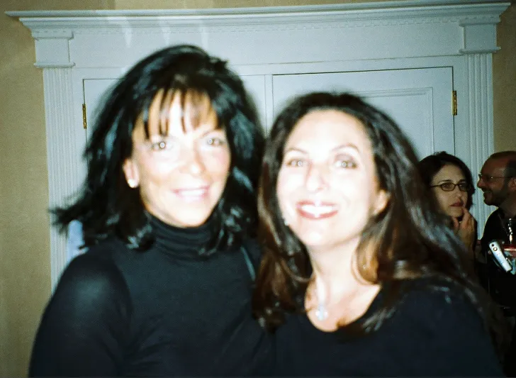 المرأة القطة.. كيف تحولت من صاحبة ثروة طائلة لإعلان إفلاسها؟