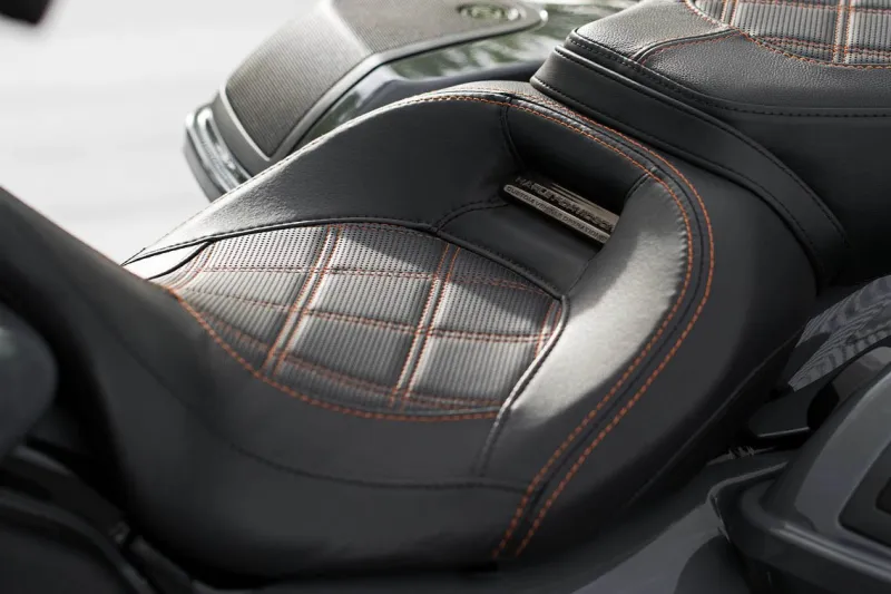 لعشاق السفر بالدراجات النارية.. إليك رود جلايد ألترا من هارلي (صور)