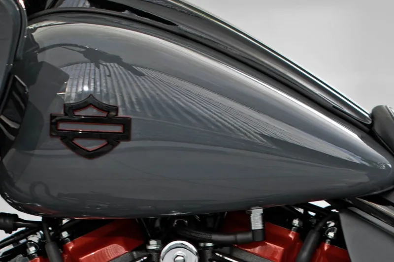 لعشاق السفر بالدراجات النارية.. إليك رود جلايد ألترا من هارلي (صور)