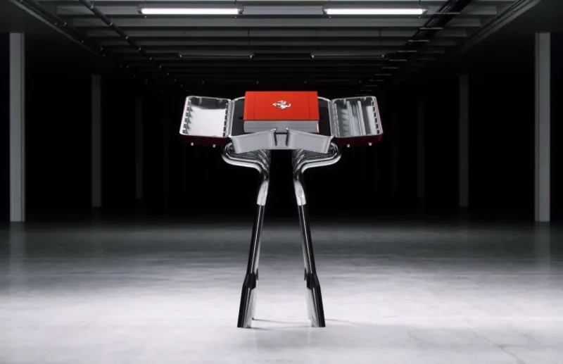 فيراري تطرح كتابًا جديدًا يوثق تاريخها بـ 30 ألف دولار (صور)