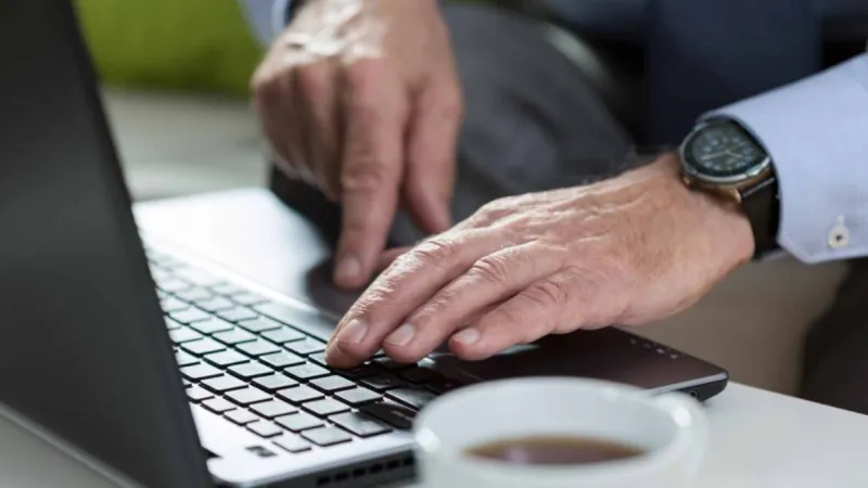 لماذا يصعب على الكبار سنًا العثور على وظائف؟