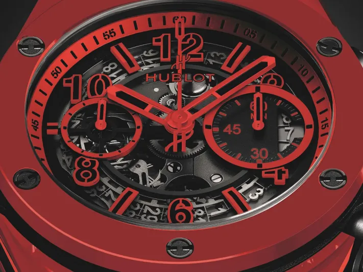 ساعة "Hublot" الخزفية تتصدر عالم الساعات بلونها المثير