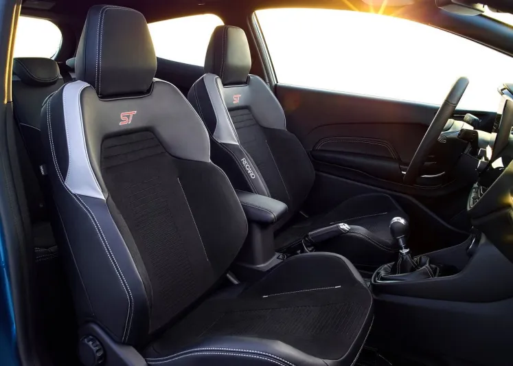 فورد فييستا ST .. قدرات خارقة وإمكانيات مثالية