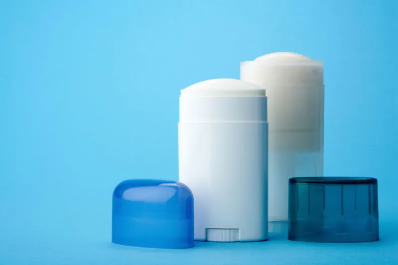 مزيل رائحة العرق الطبيعي.. لماذا عليك استخدامه وأي نوعية تختار؟ (إنفوجراف)