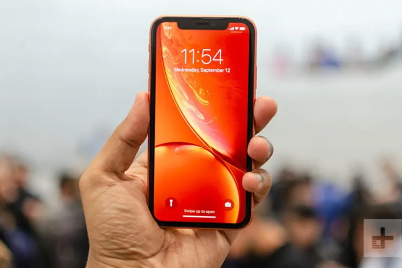 آيفون iPhone XR ليس هاتفًا منخفض التكلفة بل الأفضل لرجال الأعمال