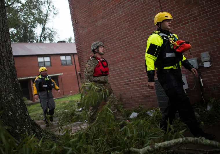 فيديو وصور.. آخرهم مانكوت وفلورنس.. أكثر الأعاصير كارثية في العالم