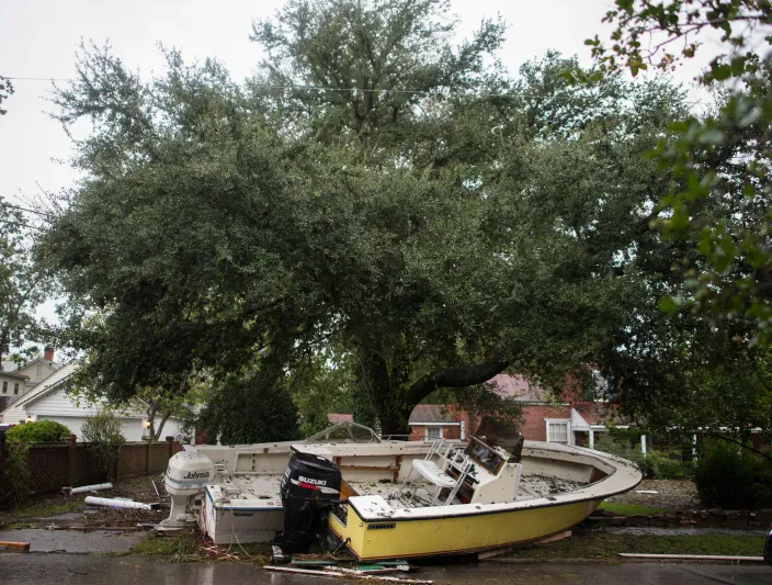 فيديو وصور.. آخرهم مانكوت وفلورنس.. أكثر الأعاصير كارثية في العالم