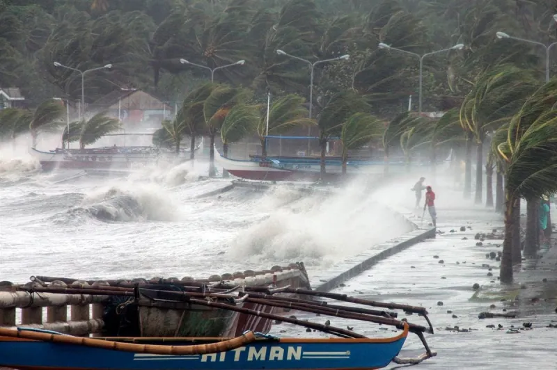 فيديو وصور.. آخرهم مانكوت وفلورنس.. أكثر الأعاصير كارثية في العالم