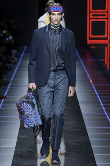 للرجال.. لعبة الأناقة على إيقاع شوارع باريس