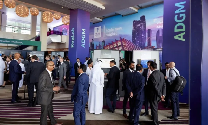 انطلاق فعاليات قمة أبوظبي للتكنولوجيا المالية (صور)