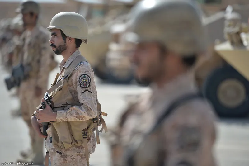 شاهد.. القوات السعودية تحتفل باليوم الوطني من ميدان الشرف بطريقتهم الخاصة