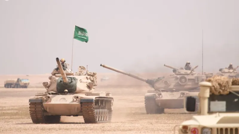 شاهد.. القوات السعودية تحتفل باليوم الوطني من ميدان الشرف بطريقتهم الخاصة