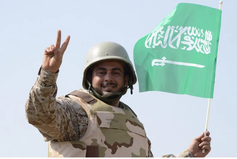 شاهد.. القوات السعودية تحتفل باليوم الوطني من ميدان الشرف بطريقتهم الخاصة