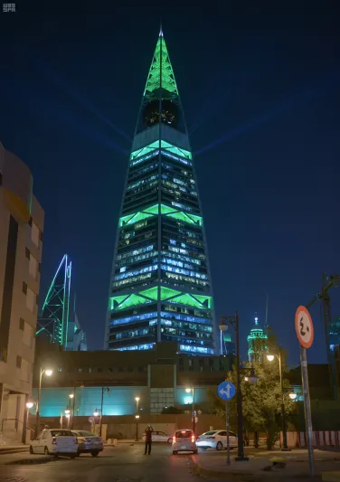 العاصمة السعودية تتوشح بالأخضر احتفاء باليوم الوطني السعودي الـ88