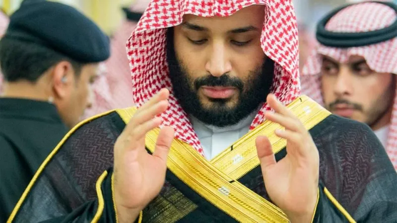  شاهد | الملك سلمان في أول رحلة لقطار الحرمين السريع لزيارة المسجد النبوي (فيديو وصور )