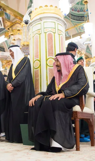  شاهد | الملك سلمان في أول رحلة لقطار الحرمين السريع لزيارة المسجد النبوي (فيديو وصور )