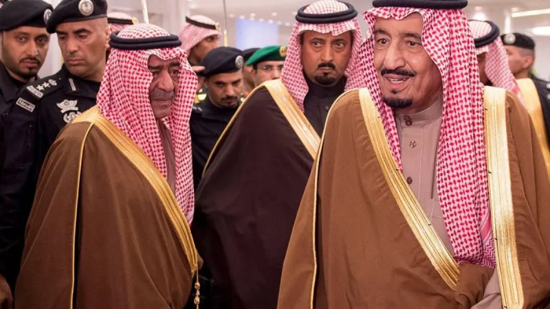 خادم الحرمين يدشن مركز الملك سلمان الدولي للمؤتمرات بالمدينة المنورة (فيديو)