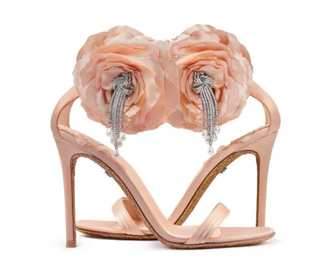 من الذهب والماس.. أغلى حذاء نسائي في العالم (فيديو وصور)