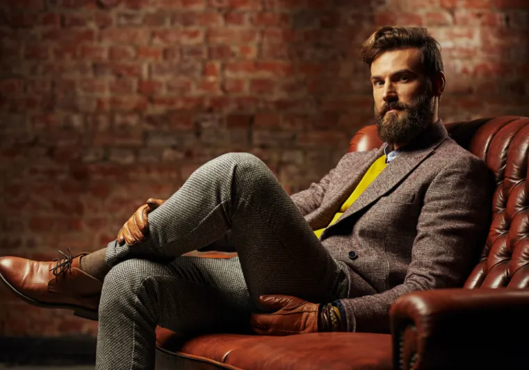 اجعل البني رفيق إطلالاتك حتى تكون الأكثر تميزاً