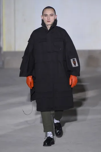 الجعبات تزين الملابس الرجالية الخارجية... هكذا تستفيد منها