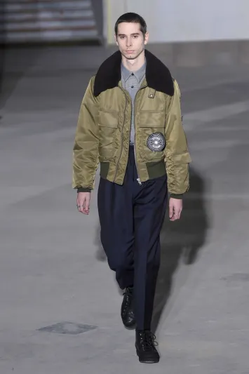 الجعبات تزين الملابس الرجالية الخارجية... هكذا تستفيد منها