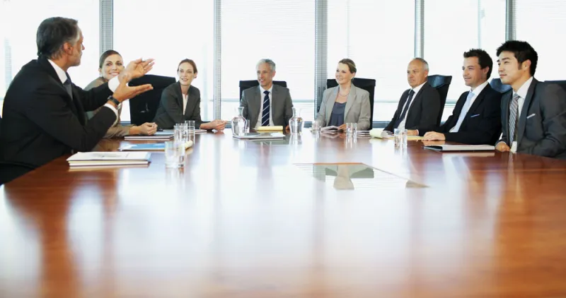 لتجنب الروتين والملل.. أسئلة على أعضاء مجلس الإدارة طرحها على الرئيس التنفيذي