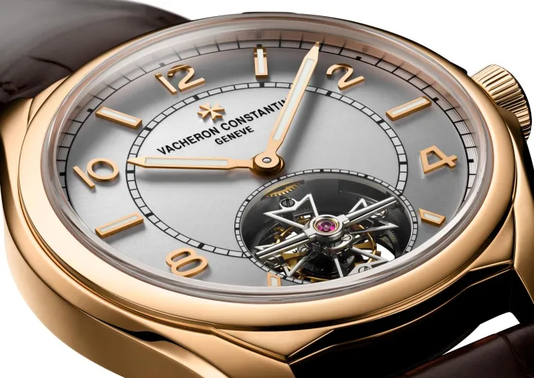 ساعة «فيفتيسكس توربيون» من «فاشرون كونستانتين».. أول تعقيد كبير في مجموعة Fiftysix