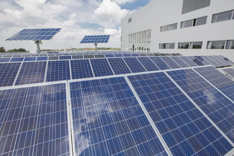 صندوق الاستثمارات يوضح حقيقة تعليق مشروع الطاقة الشمسية