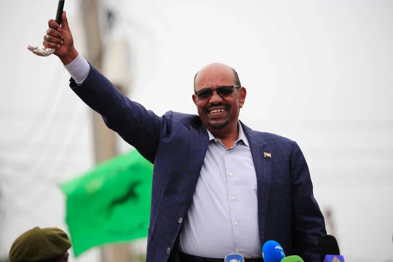 الرئيس السوداني عمر البشير لـ«الرجل»: اتفقنا على السلام في عز انتصارنا